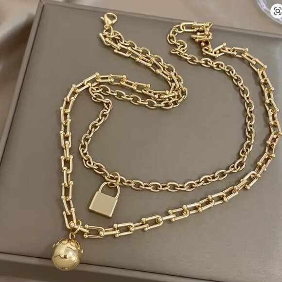 U-Shaped Chain Ball Buckle Necklace Collarbone Chain Necklace Multi-Layer - Picture 1 of 6